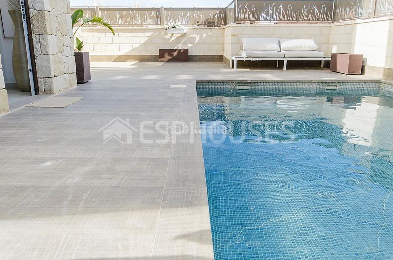 Foto b08a3f02-c15b-43b3-ae9c-0d2f0452ef5a. Casa amb aparcament piscina a Rojales