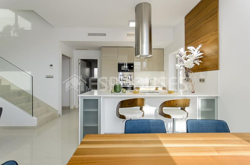 Foto c8f1b654-b8a5-4cee-820b-b295c8384465. Casa amb aparcament piscina a Rojales