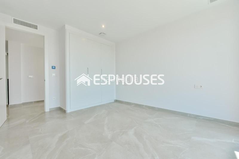 Foto 276d832b-ff4d-47d1-9c3e-321cd6301771. Haus mit heizung parking pool in Golf Bahía Finestrat