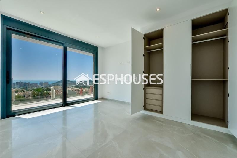 Foto 3213c842-0868-4b40-b2de-5fe1a99a4002. Haus mit heizung parking pool in Golf Bahía Finestrat