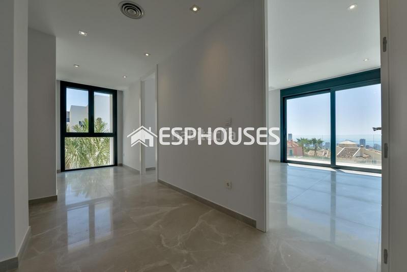 Foto 52184452-9552-4514-b4be-1febf24096b9. Haus mit heizung parking pool in Golf Bahía Finestrat