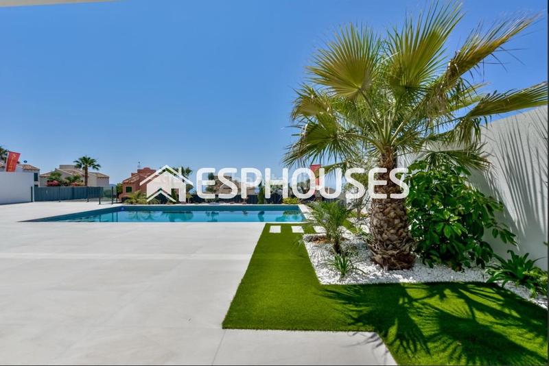 Foto dfb2d628-9c71-4691-b050-d0fd6014da6e. Haus mit heizung parking pool in Golf Bahía Finestrat