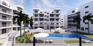 Pis a Roda. Apartamentos en los alcázares a poca distancia de la playa y del