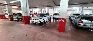 Aparcament cotxe a Las Viñas. Amplia plaza de parking subterráneo en el centro de guardamar de