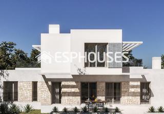 Casa en Golf Bahía. Villas modernas de nueva construcción en sierra cortina