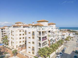 Pis a Los Secanos. Un apartamento con terraza grande cerca del mar