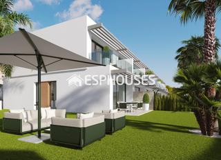 Maison jumelée à Lisboa s/n. Vivienda adosada de obra nueva en sierra cortina, a 5 minutos de