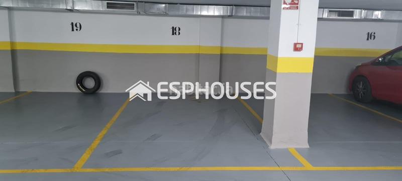 Foto f1dd1f8b-2e10-4f35-86de-97eb0a6087d7. Aparcament cotxe a Las Viñas Guardamar del Segura