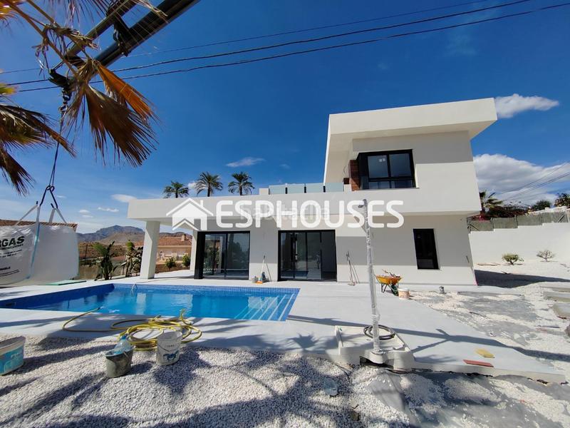 Foto f5eb67e4-9e03-4d90-9b6c-06864f2085f0. Maison avec piscine dans Busot