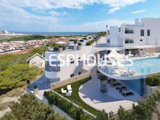 Apartament a Monte y Mar. Atico con vistas al mar, a 400 m de la playa, parking incluido