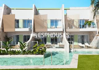 Maison à Pilar de la Horadada Ciudad. Residencial de obra nueva de bungalows en pilar de la horadada