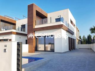 Casa adossada a Daya Nueva. Pareados de obra nueva en daya nueva