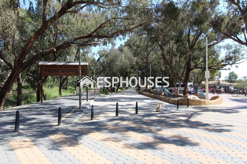 Foto 8b81ae3f-5079-48ae-a70a-f7c72c13c6e3. Local comercial a Pueblo Guardamar del Segura