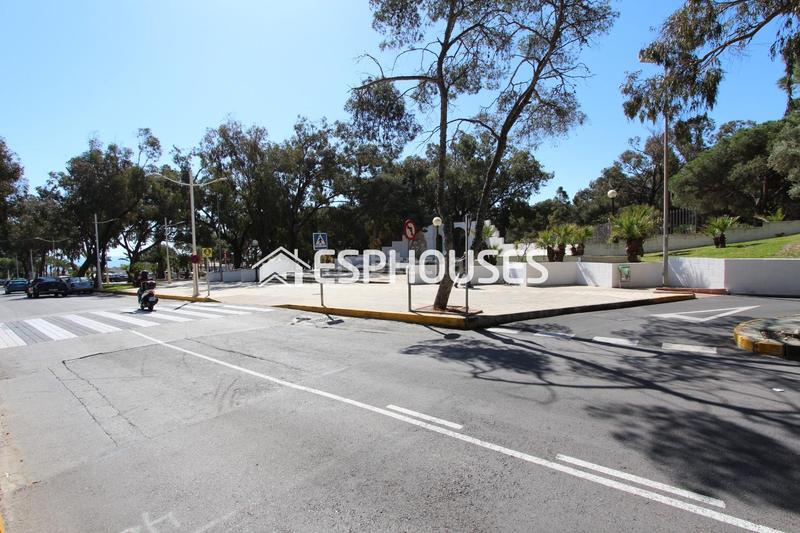 Foto fdc30b9d-237a-4f40-adc0-80e9ebc7fe4e. Local comercial a Pueblo Guardamar del Segura