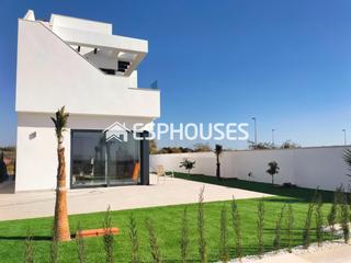 Maison à El Pinar de Campoverde. Villas con jardín y piscina comunitarios en pilar de la horadada