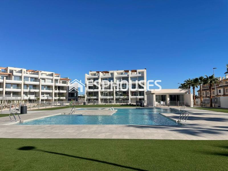 Foto 10ab4314-aa14-4c35-8e83-65aea5c479eb. Penthouse with parking pool in Villamartín-Las Filipinas Orihuela