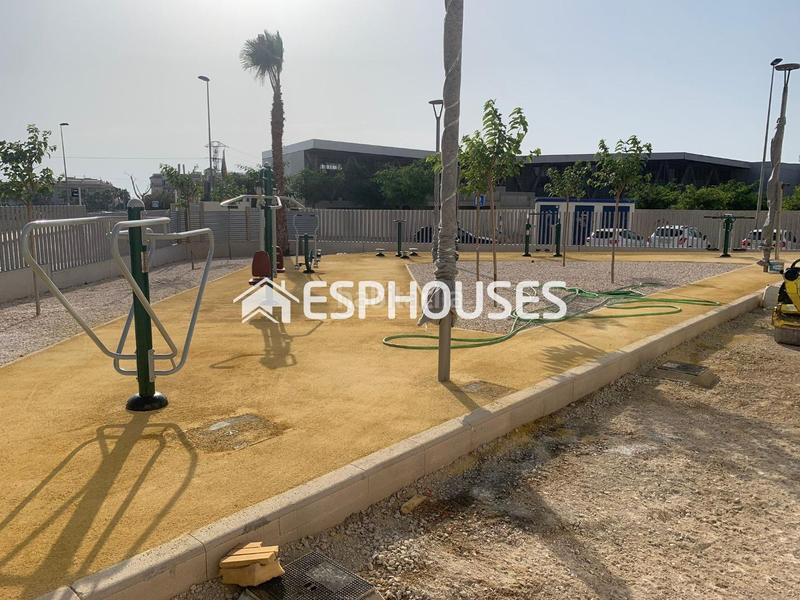 Foto 50cff7ec-6163-4d43-9861-836b199c889c. Penthouse with parking pool in Villamartín-Las Filipinas Orihuela