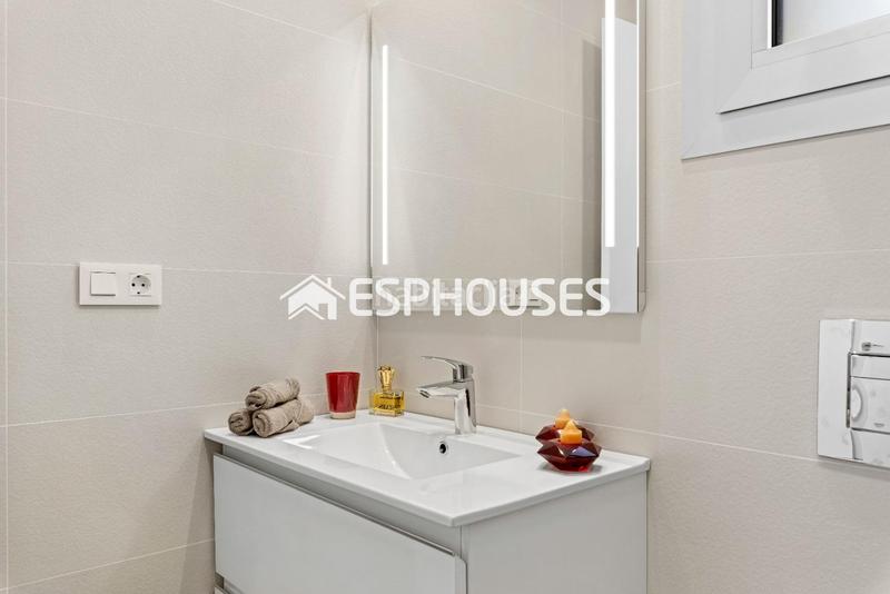 Foto f33ece44-835d-4f5a-b4e0-a9ac38ac8a06. Penthouse with parking pool in Villamartín-Las Filipinas Orihuela