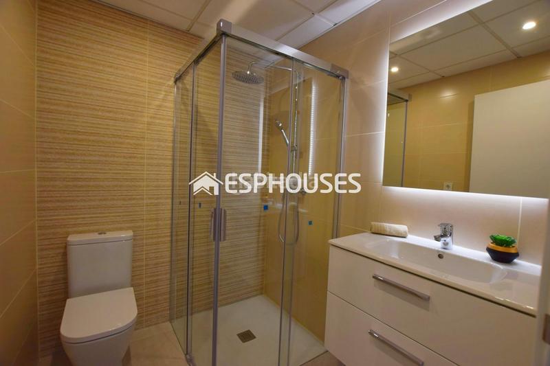 Foto 3c081c62-c262-4b0f-a346-0bfd2bd078c3. Erdgeschoss mit parking pool in Torreblanca Torrevieja