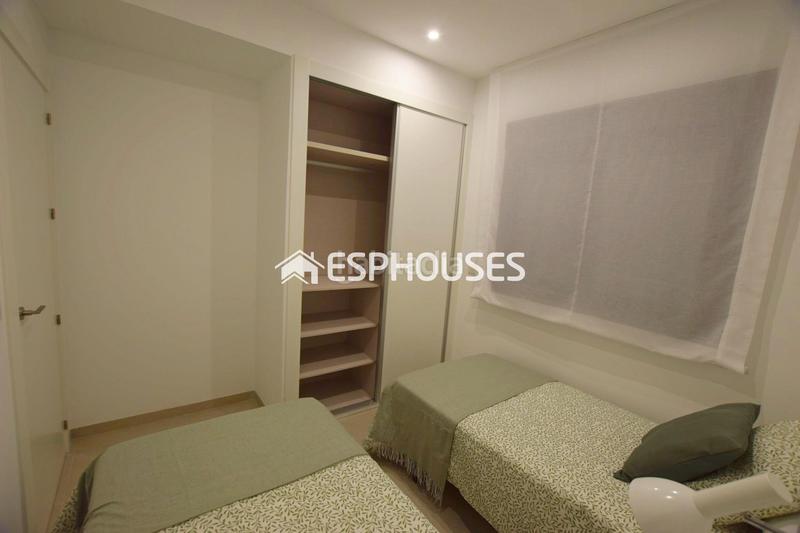 Foto 56ba7dd1-0ad0-4d95-a1a4-a24fdf865561. Erdgeschoss mit parking pool in Torreblanca Torrevieja