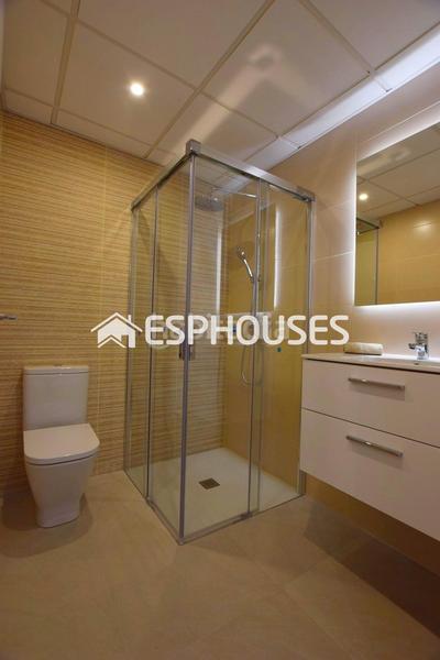 Foto 89d94ab0-367e-486d-8a59-d6ac08cccc07. Erdgeschoss mit parking pool in Torreblanca Torrevieja