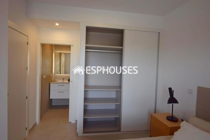 Foto 9d2029bc-39a3-49c6-946e-0c829647a791. Erdgeschoss mit parking pool in Torreblanca Torrevieja