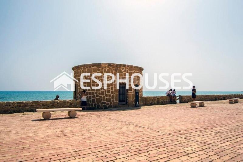 Foto d0c3a8b9-34b9-452e-b91d-fb0c9d330c4e. Erdgeschoss mit parking pool in Torreblanca Torrevieja