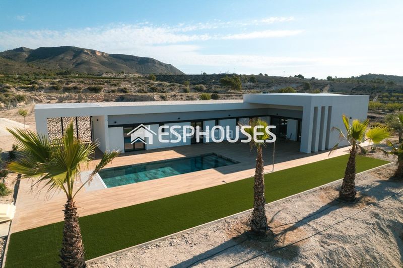 Foto 1b86abe7-dd61-47fb-9aff-cc234a5cd15d. Casa amb aparcament piscina a Pinoso