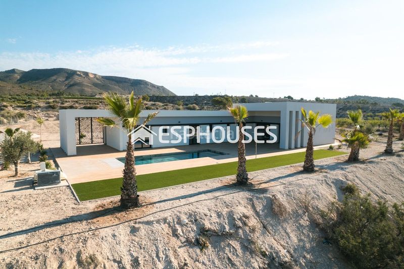 Foto 64d02e05-b69c-4da2-bb05-4269db469263. Casa amb aparcament piscina a Pinoso