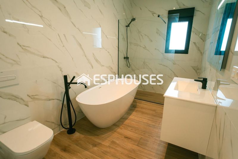 Foto df1606f8-927d-4ad8-9d4e-343af0459034. Casa amb aparcament piscina a Pinoso