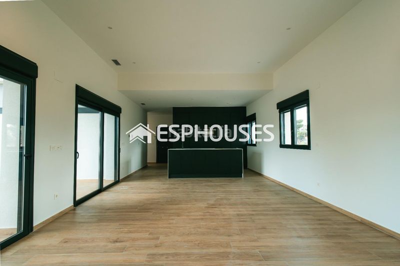 Foto f973f9f0-3b1b-4e0c-b9b2-5719f85dd663. Casa amb aparcament piscina a Pinoso