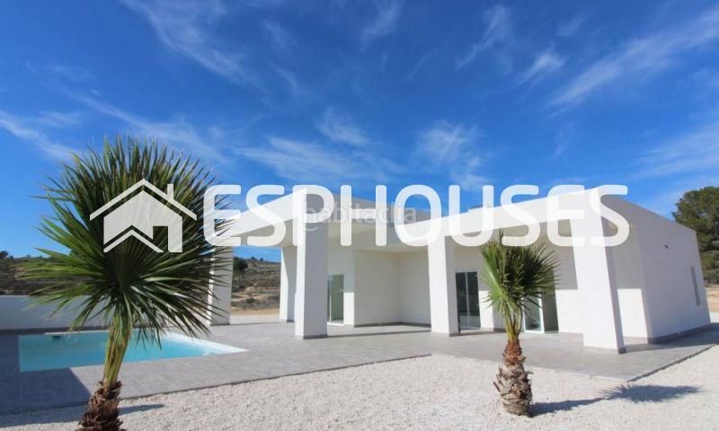 Foto 8d0cf4fb-0e92-4a18-95ef-6c8910234e98. Casa amb aparcament piscina a Pinoso