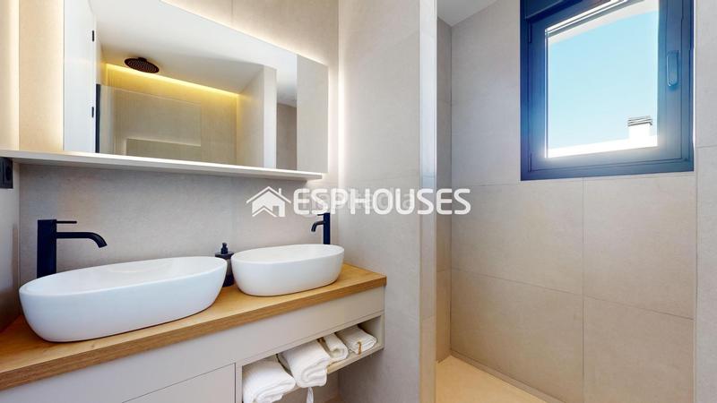 Foto 40236d45-9767-4b1f-a974-7cb768d739f0. Casa con parcheggio piscina in Pueblo Calp