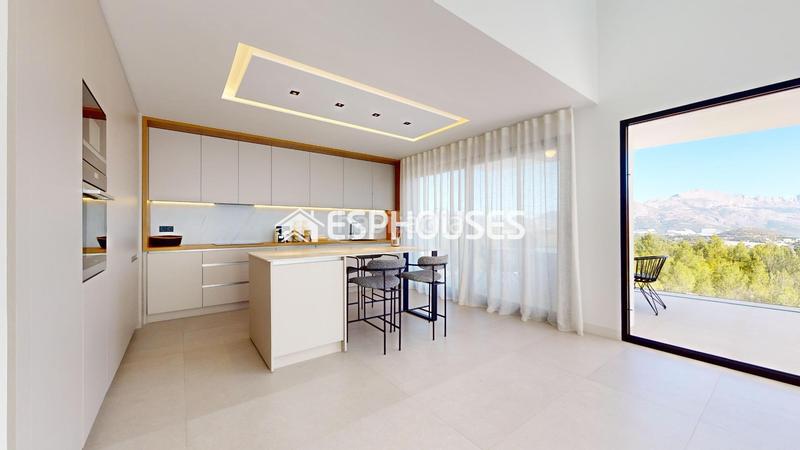 Foto 4773c1c2-21c4-400c-85a6-42aa23e8bbab. Casa con parcheggio piscina in Pueblo Calp