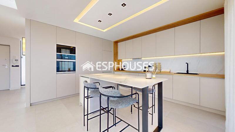 Foto 72a4bf44-d0c3-49e7-b698-599c1ccc87c4. Casa con parcheggio piscina in Pueblo Calp