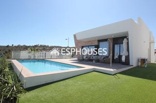 Casa en Balcón de Finestrat-Terra Marina. Amplio chalet con vistas a benidorm