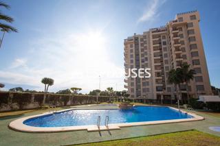 Appartement à Puerto Deportivo. Amplio piso de 3 dormitorios con vistas despejadas al mar medite