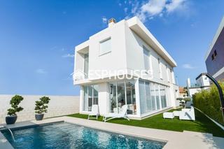 House in Monte y Mar. Villa independiente de obra nueva con piscina privada en gran al