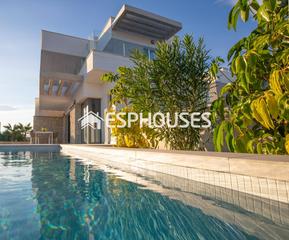 Maison à Golf Bahía. Villas modernas de nueva construcción en sierra cortina