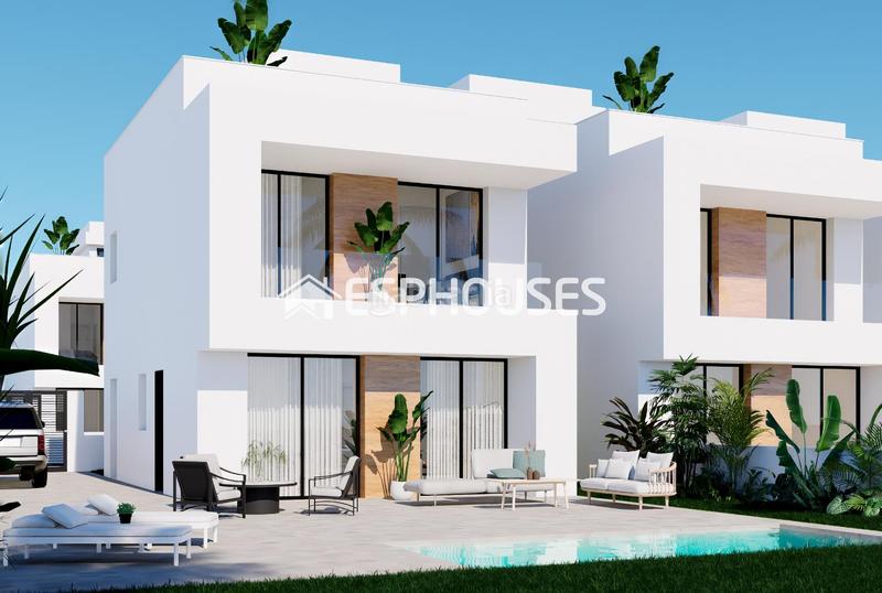 Foto 960e00a9-7f71-47b6-b48d-b8551794b73d. Towny house with parking pool in Orihuela ciudad Orihuela