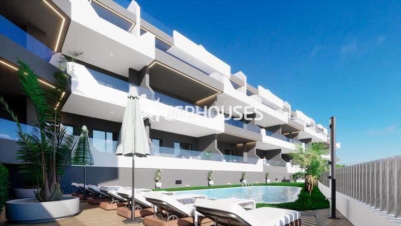 Foto 2dfbacf4-11a4-49c9-b549-b922d9f55454. Àtic amb piscina a Benijófar