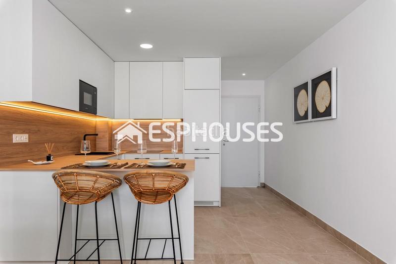 Foto c2a05622-b9a2-4b88-bdce-a1cf5e071064. Àtic amb piscina a Benijófar