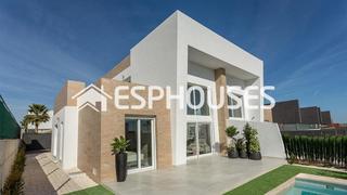 Casa adossada a Algorfa. Semiadosado de obra nueva en algorfa, junto al campo de golf de