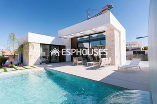 Casa a Rojales. Villa independiente de obra nueva junto al campo de golf la marq