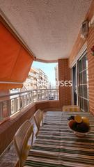 Piccolo appartamento in Pueblo. Bonito apartamento con 2 dormitorios y 2 baños completos a 200 m