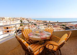 Apartament a Guardamar Playa. Piso de dos dormitorios con amplio trastero y vistas despejadas