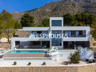 House in Altea la Vella. Villa independiente con piscina en la sierra de altea