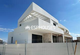 Maison jumelée à Dolores. Villas pareadas de 3 dormitorios y 3 baños con piscina privada e