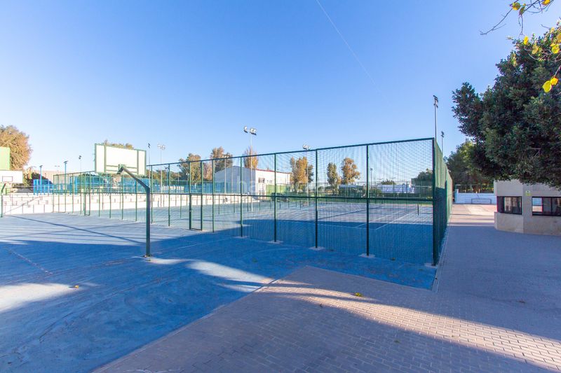 Foto 97650e01-b643-4264-831e-aca303af9855. Casa aparellada amb aparcament piscina a Dolores