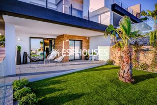 Erdgeschoss in Cumbre del Sol. Apartamento de obra nueva en planta baja con jardín en benitache